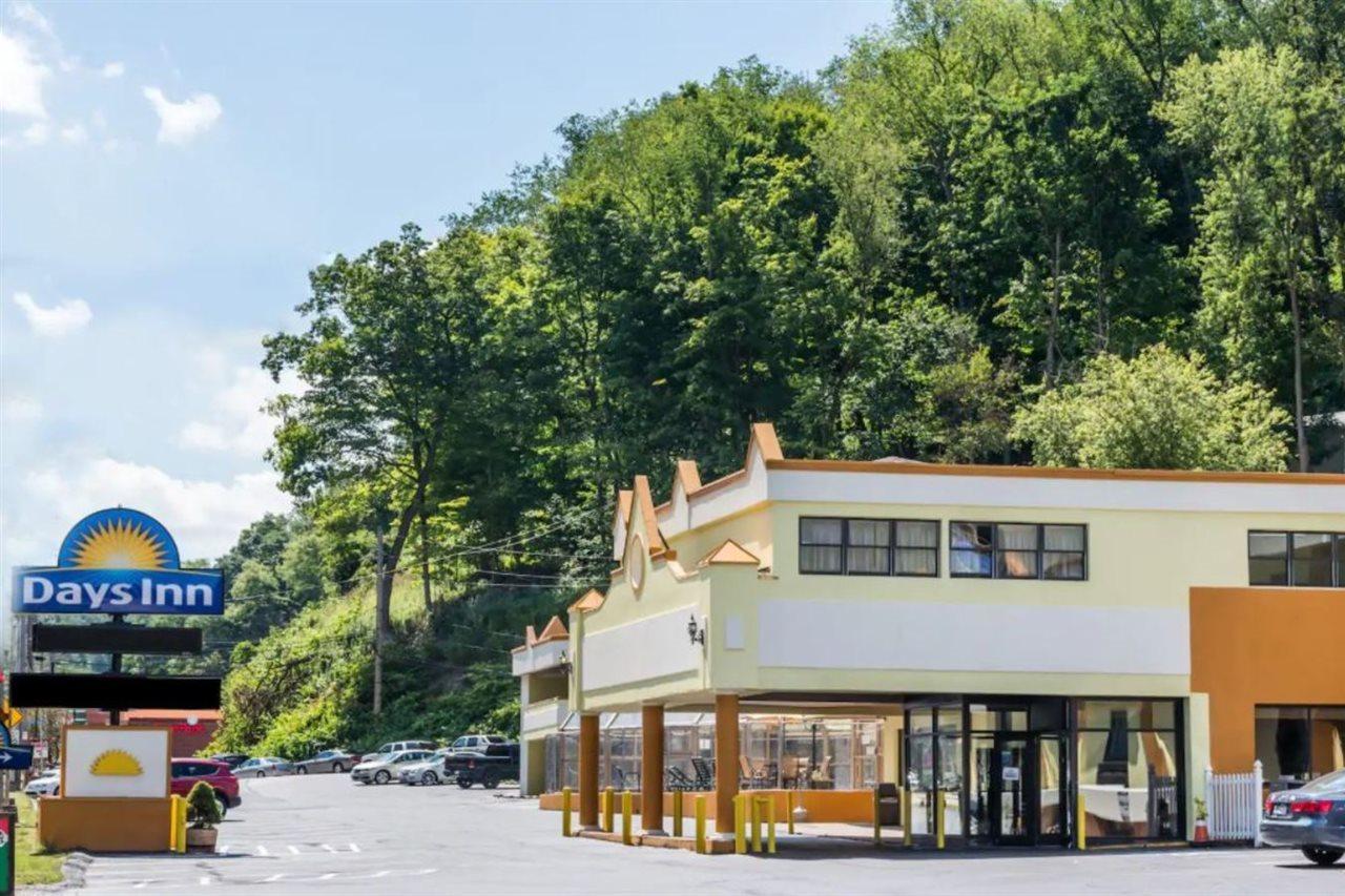 Days Inn by Wyndham Pittsburgh Exterior foto