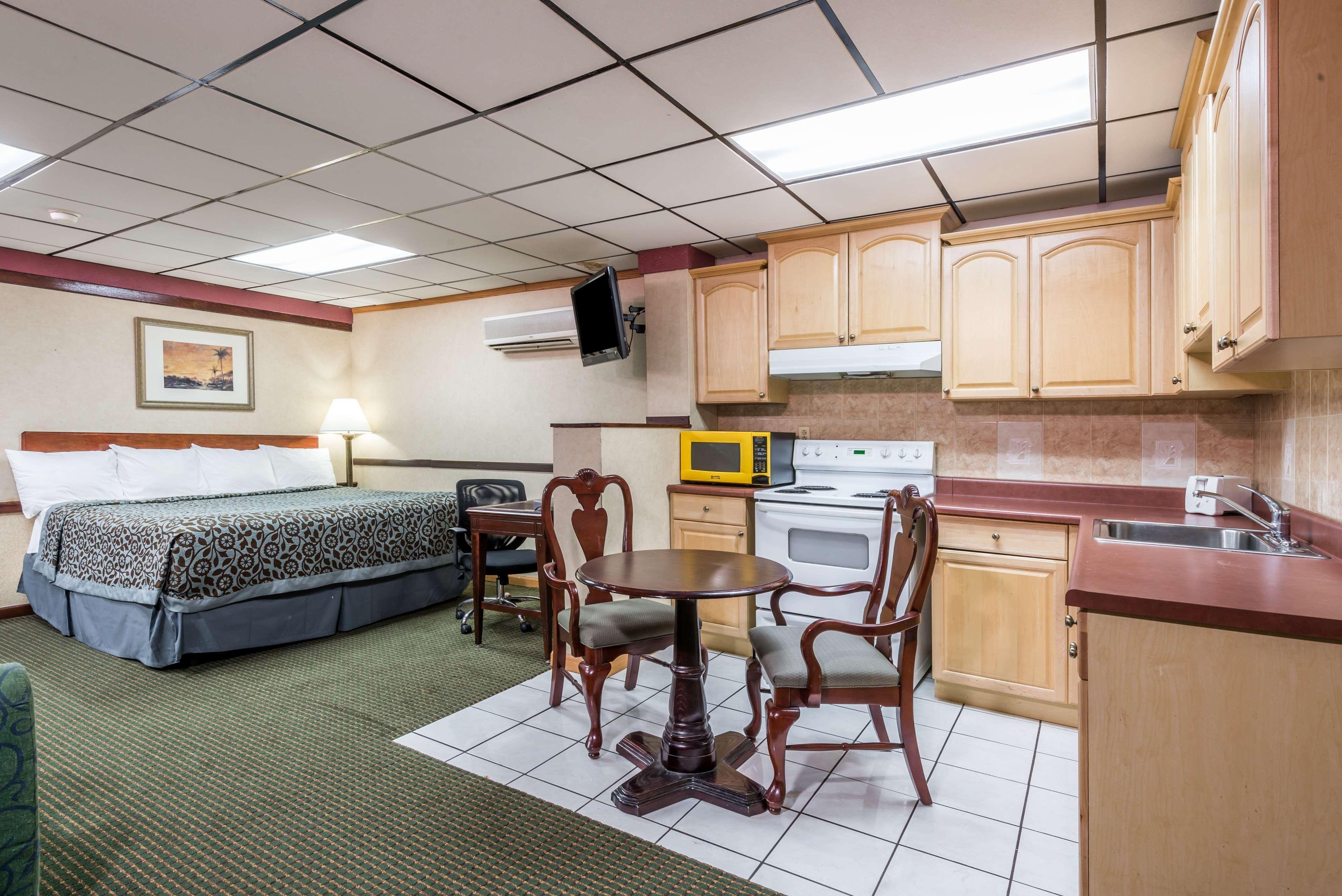 Days Inn by Wyndham Pittsburgh Exterior foto