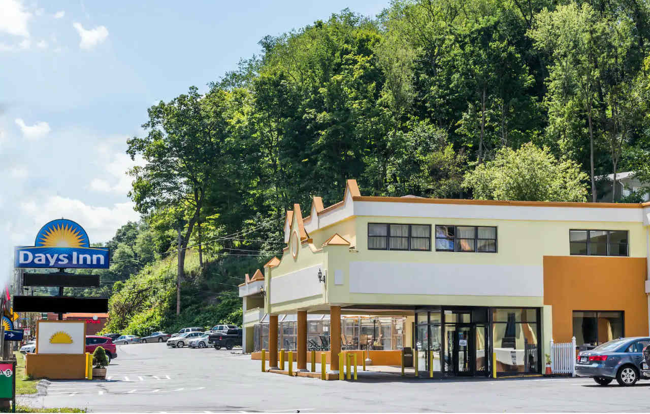 Days Inn by Wyndham Pittsburgh Exterior foto